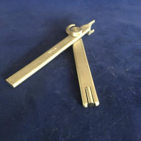 Make molds according to different shapes of products. The mold is divided into upper and lower concave molds, which are completed by integrated processes such as turning, planing, milling, etching and electric spark.